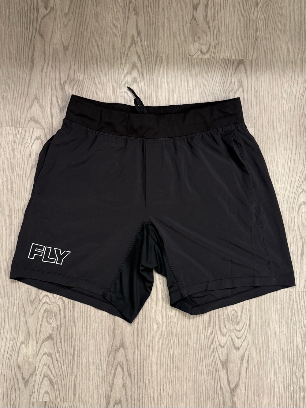 lululemon athletica Fly Studio Men’s Black Pace Breaker Shorts Size L